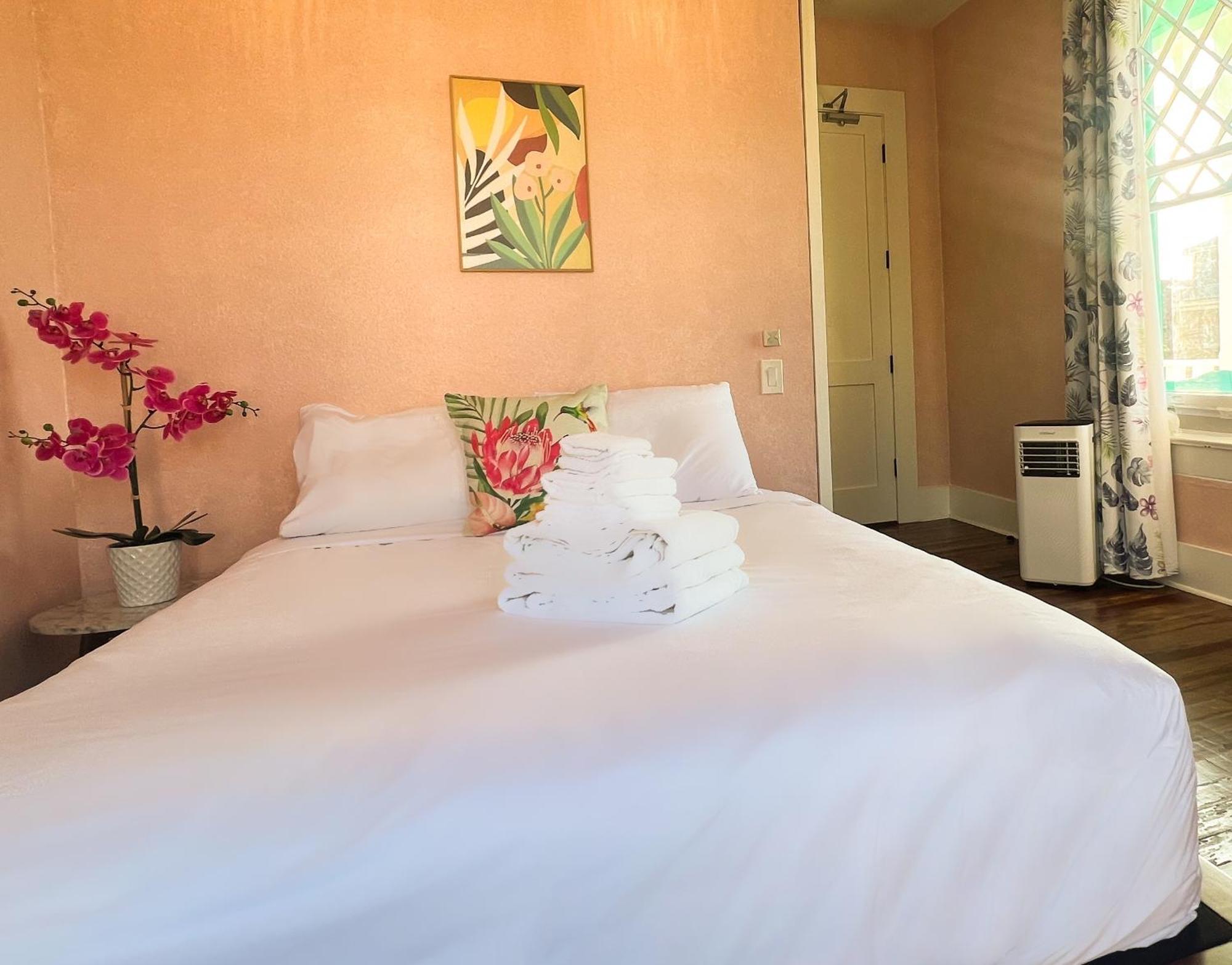Hotel Lotus Galveston Esterno foto