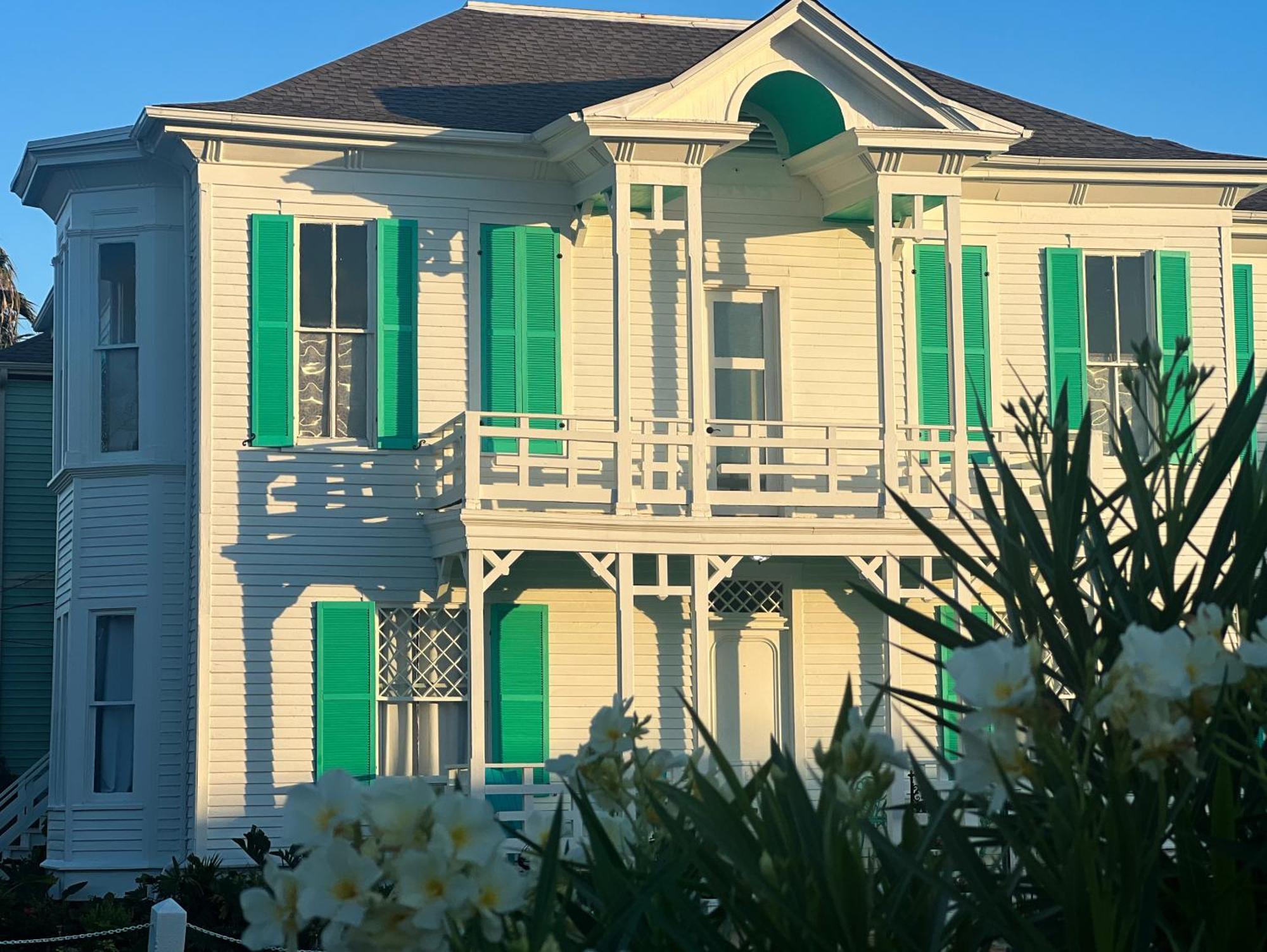 Hotel Lotus Galveston Esterno foto
