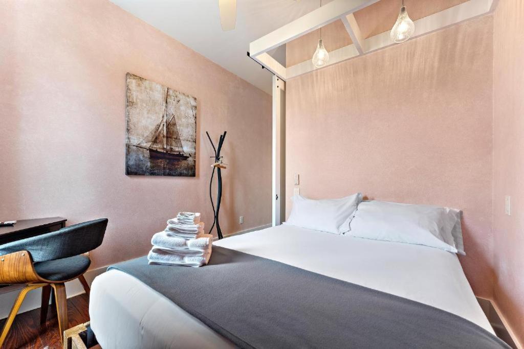 Hotel Lotus Galveston Esterno foto
